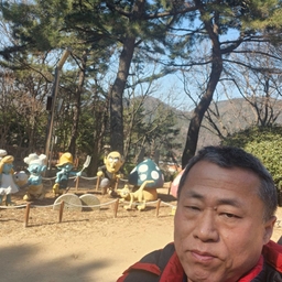 피드에 업로드 된 이미지