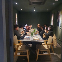 피드에 업로드 된 이미지