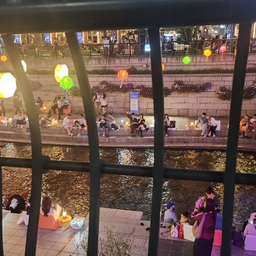피드에 업로드 된 이미지