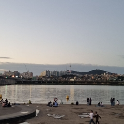 피드에 업로드 된 이미지