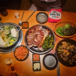 피드에 업로드 된 이미지