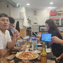 피드에 업로드 된 이미지