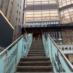 피드에 업로드 된 이미지