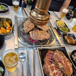 피드에 업로드 된 이미지