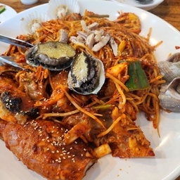 피드에 업로드 된 이미지