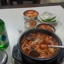 피드에 업로드 된 이미지