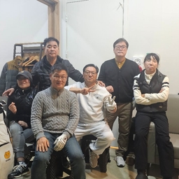 피드에 업로드 된 이미지