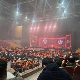 피드에 업로드 된 이미지