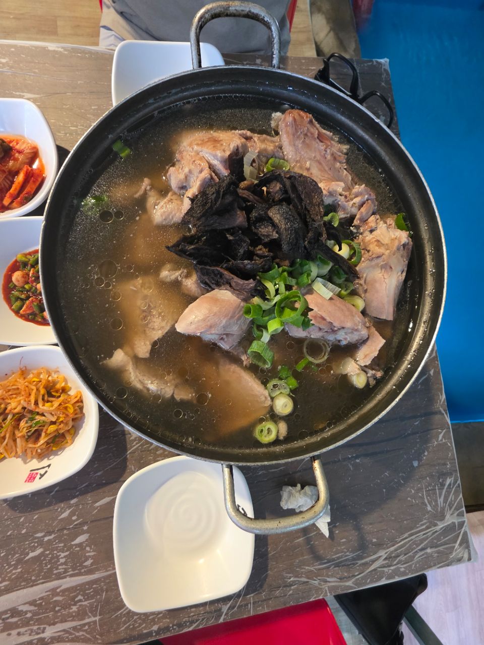피드에 업로드 된 이미지