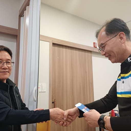 ํผ๋ ์ด๋ฏธ์ง