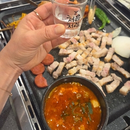 피드에 업로드 된 이미지