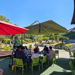 피드에 업로드 된 이미지
