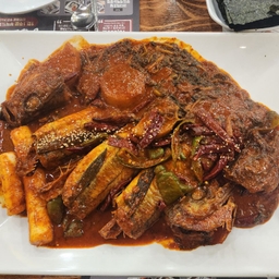 피드에 업로드 된 이미지