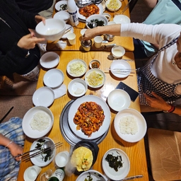 피드에 업로드 된 이미지