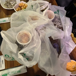 피드에 업로드 된 이미지