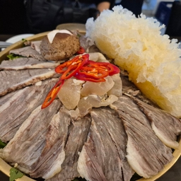 피드에 업로드 된 이미지