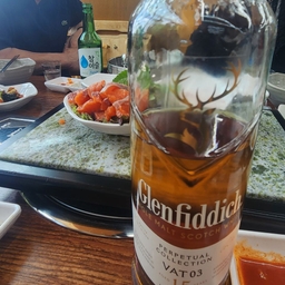 피드에 업로드 된 이미지