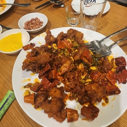 피드에 업로드 된 이미지