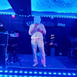 피드에 업로드 된 이미지