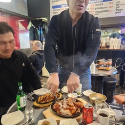 피드에 업로드 된 이미지