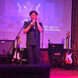 피드에 업로드 된 이미지