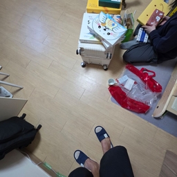 ํผ๋์ ์
๋ก๋ ๋ ์ด๋ฏธ์ง