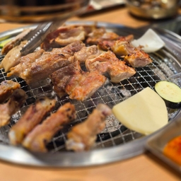 피드에 업로드 된 이미지