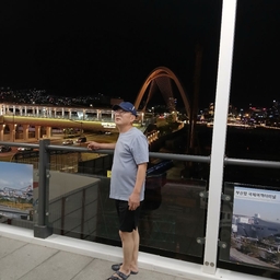 피드에 업로드 된 이미지