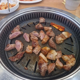 피드에 업로드 된 이미지