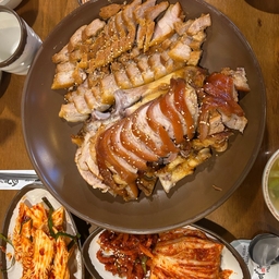피드에 업로드 된 이미지