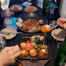 피드에 업로드 된 이미지