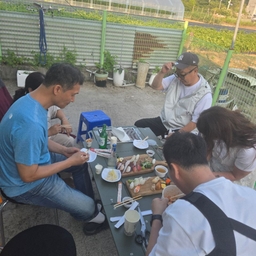 피드에 업로드 된 이미지