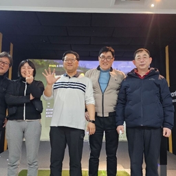 피드에 업로드 된 이미지