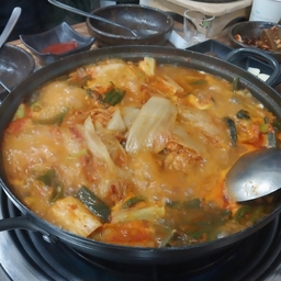 피드에 업로드 된 이미지