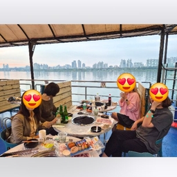 피드에 업로드 된 이미지