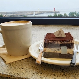 피드에 업로드 된 이미지