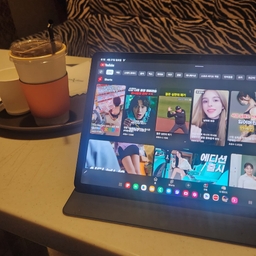 ํผ๋์ ์
๋ก๋ ๋ ์ด๋ฏธ์ง