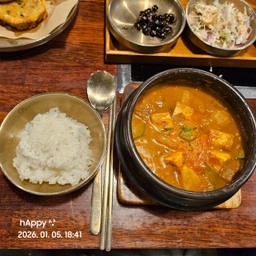 피드에 업로드 된 이미지