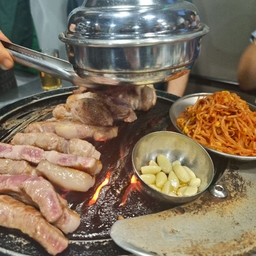 피드에 업로드 된 이미지