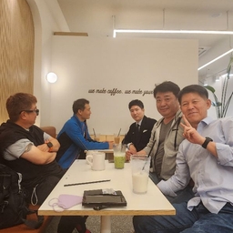 피드에 업로드 된 이미지