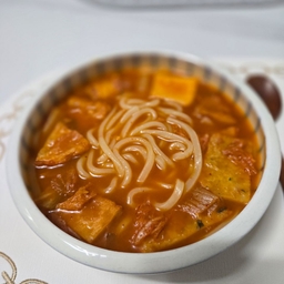 피드에 업로드 된 이미지