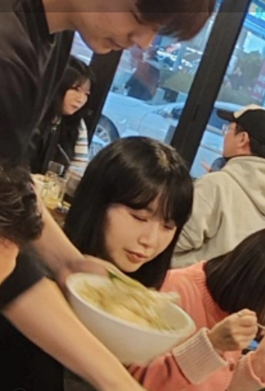 피드에 업로드 된 이미지