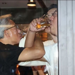 피드에 업로드 된 이미지