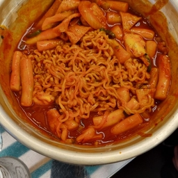 피드에 업로드 된 이미지