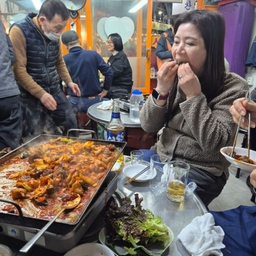 피드에 업로드 된 이미지