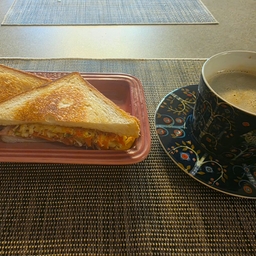 피드에 업로드 된 이미지