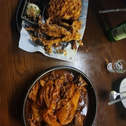 피드에 업로드 된 이미지