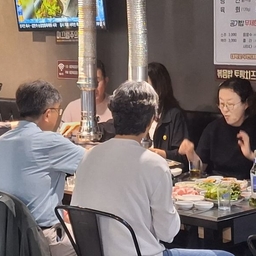 피드에 업로드 된 이미지