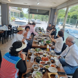 피드에 업로드 된 이미지