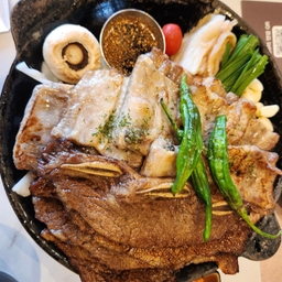 피드에 업로드 된 이미지